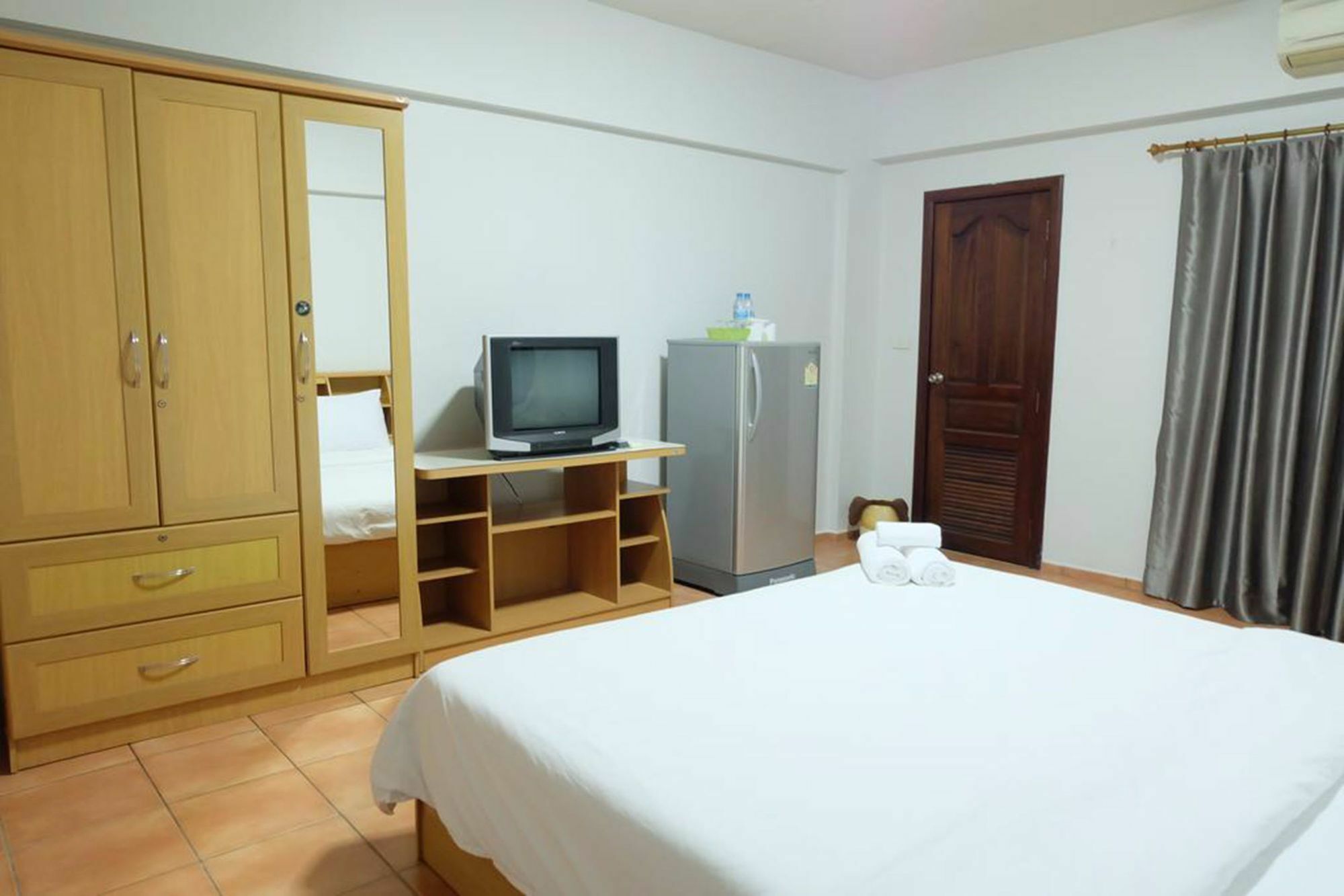 Lomsabai Apartments บางแสน ภายนอก รูปภาพ