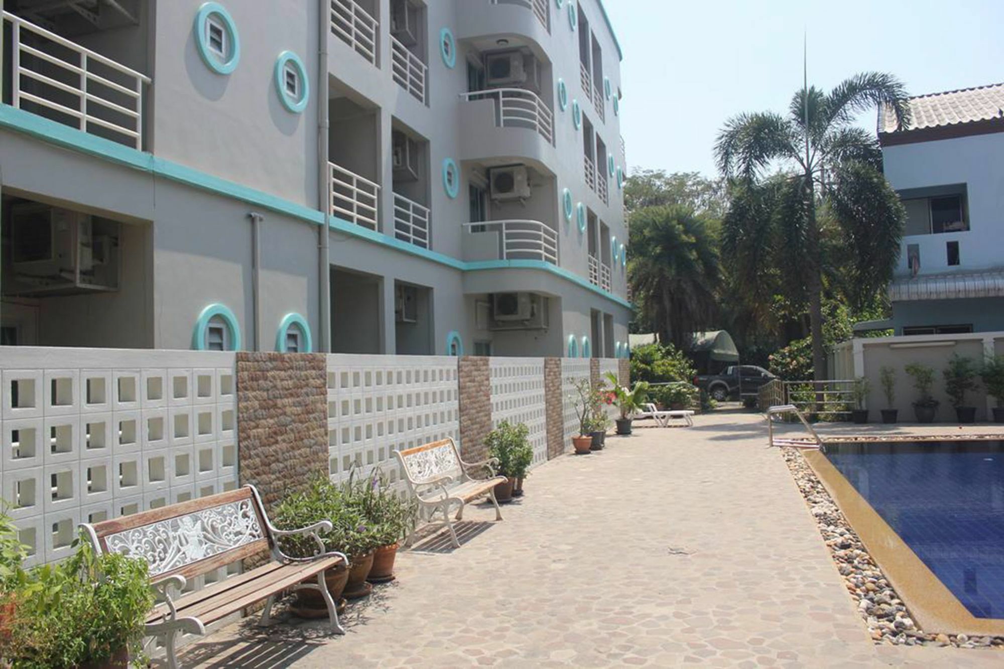 Lomsabai Apartments บางแสน ภายนอก รูปภาพ